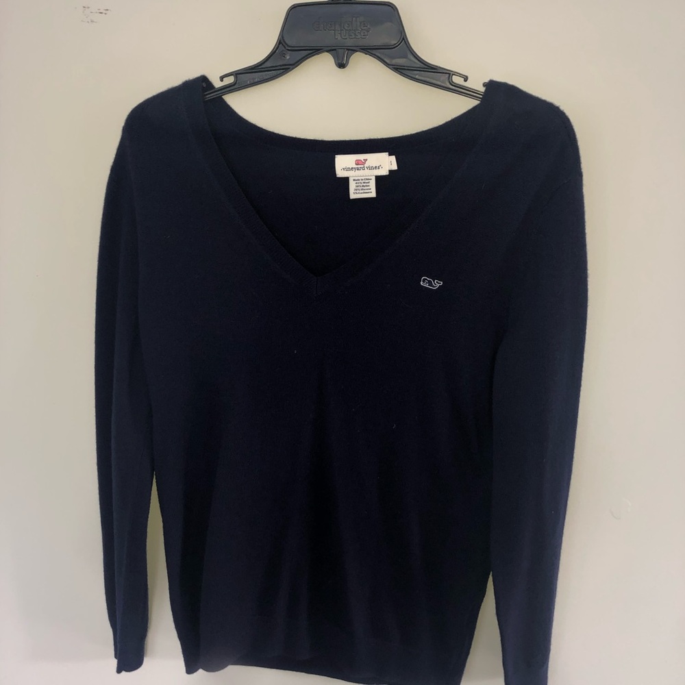 Navy Vineyard vines v-neck sweater